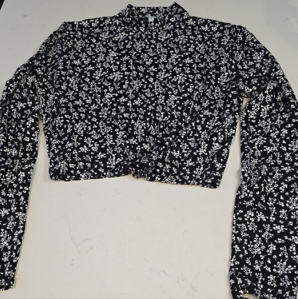 Elegant Floral Women's Blouse in Black and White